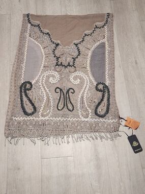 NWT Ahujasons 100% Merino Wool Embroidered Beaded Shawl